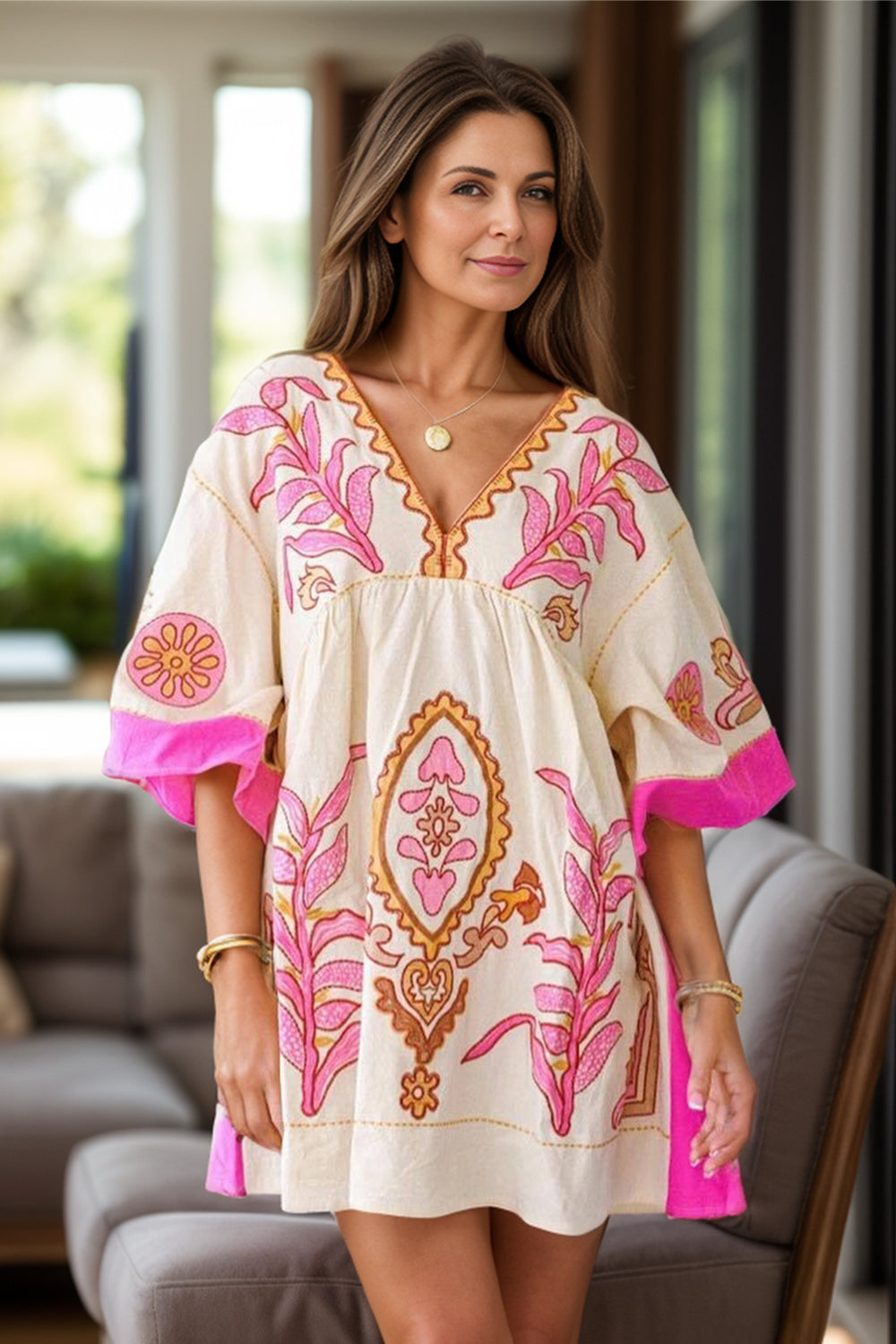 Mini vestido manga tres cuartos con bordado floral y detalles en color rosa de Trendsi
