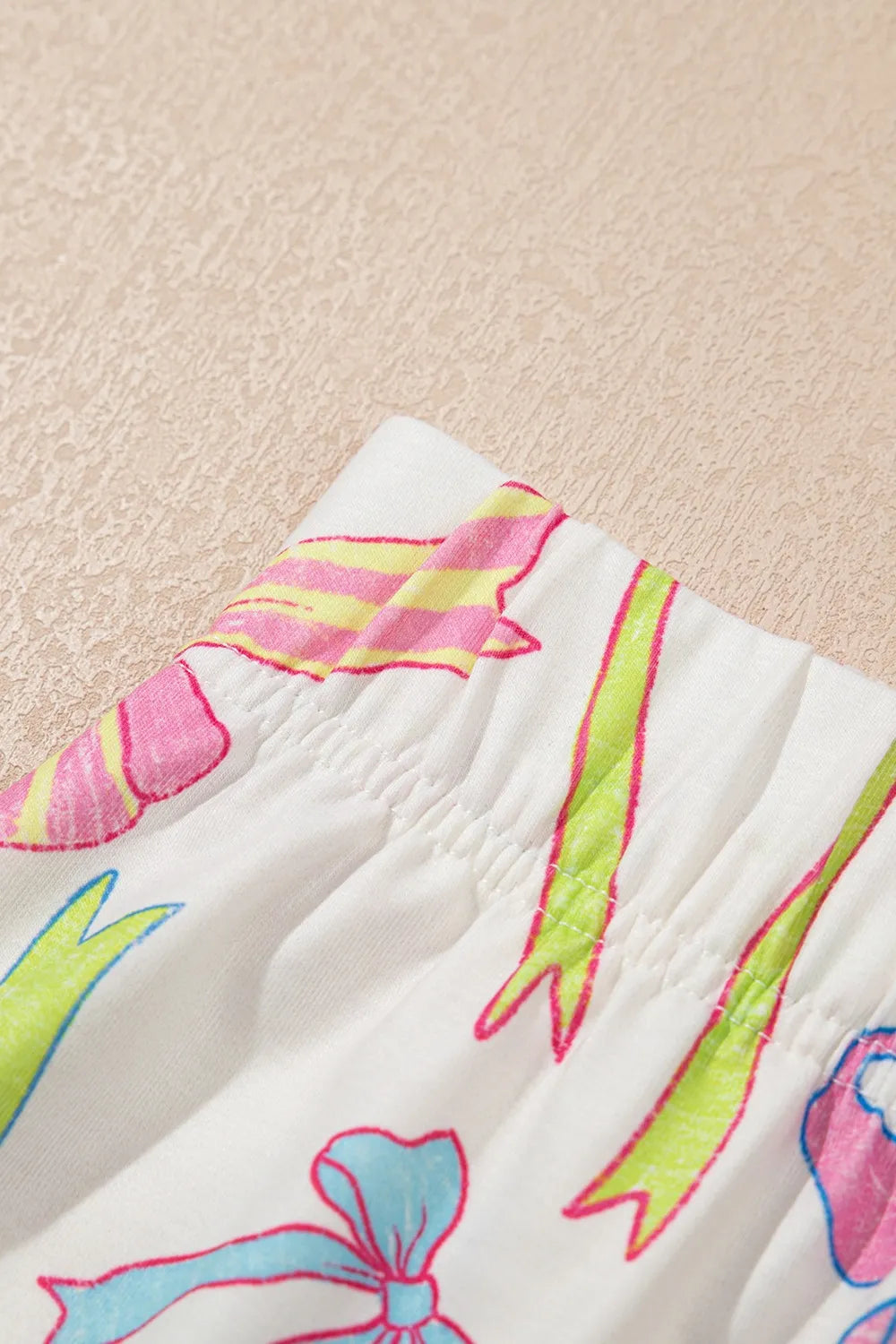 Parte superior de pantalones cortos casuales colores de Trendsi con estampado colorido y cintura elástica